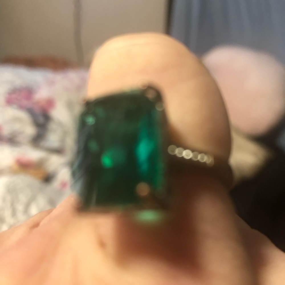 Elegant Green Gemstone Ring Solid 925 - image 2